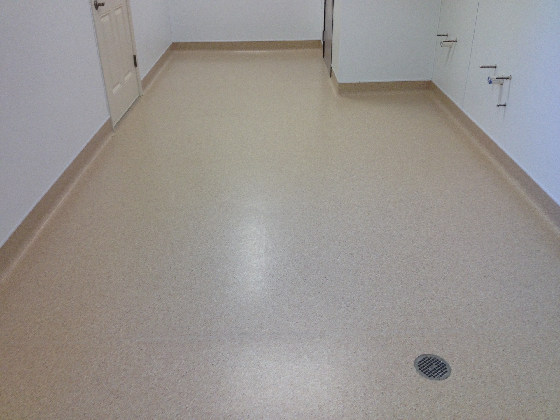 Vinyl cove base installation